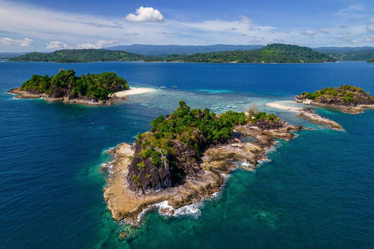 Once Islas, a breathtaking cluster of eleven islands in Zamboanga City